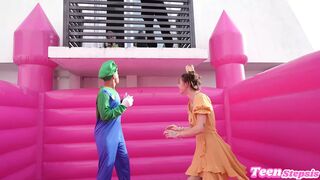 Luigi Fucks Princess Peach in the Bouncy Castle