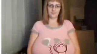 Amateur Camgirl with Huge Natural Tits!