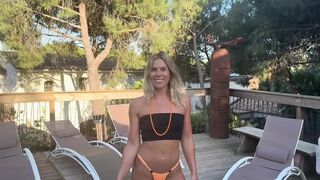 Kleo Furiosa Meeting a Friend for a Deep Blowjob After Fingering Her Ass