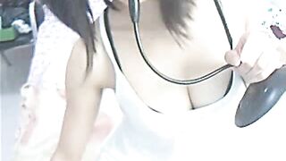 Asian Webcam Girl: Kyo Sun's Chinese Factory Worker Show