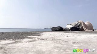 Asian Babe Repays Favor With No-Condom Creampie Sex