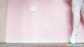 Big-Ass Brunette in Dirty White Tights Worships Her Feet for Webcam