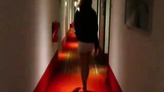 Amateur Girl Gives Blowjob in Public