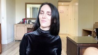 Handjob Leads to Cumshot on Her Pretty Face