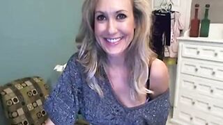 Milf Pornstar Plays With Dildo On Webcam