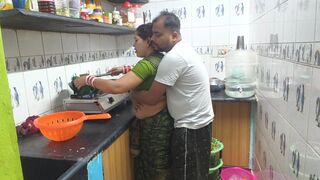 Bihari hot saree wali bhabhi fucking with her devar in kitchen room