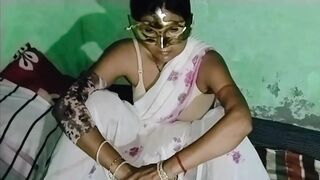 Desi friend ko saree pehna kar chudai Kiya jamke