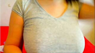 Big-Titted Amateur's Webcam Clips
