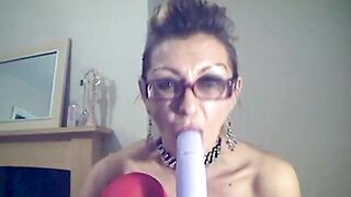 Mature Woman Masturbates on Webcam