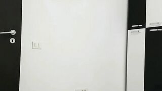 Blonde Housegirl Offers Full Service in Hotel for Cash