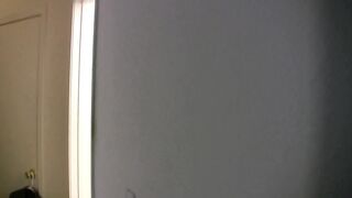 Hot slut wants to feel the cock between her lips