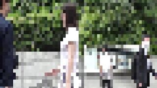 M595g06 Pick up a Young Wife Who Seems to Be Light Alone