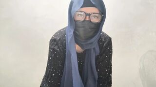 Model hot berhijab indonesia live solo gadis sendirian di rumah