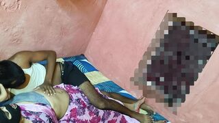 Indian aunty ki Desi devar G ne chuchi dabake pel diya aur khub maja aaya humko