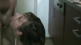Gorge Profonde - Amateur Blowjob and Facial