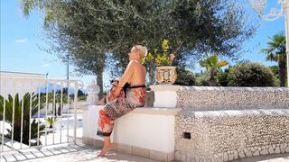 Amateur Blonde Mature Wife Enjoys Outdoor Posing and Sex