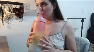 Webcam - Blonde Rabuda in live solo shaking a lot