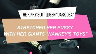Pussy with giants GoliathXL and RentmanXXXL part. The kinky slut Queen Dark Dea for MrHankey'sToys