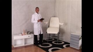 Milf pussy control with dildo