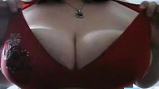 Busty BBW Amateur in Bikini on Webcam