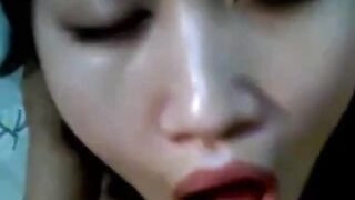 Minum Crot - Blowjob POV dengan Cewek Indonesia