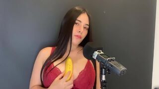 Asmr Wan Sucking A Banana Video Leaked