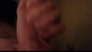 Jag rör vid min kuk & finger min röv tills jag cum hårt