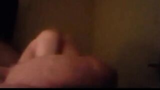 Jag rör vid min kuk & finger min röv tills jag cum hårt