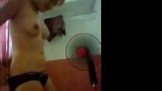 Indonesian Amateur Babe Pleases Client