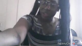 Black Nerd Shakes Her Big Booty on Webcam