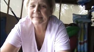 Big-Titted American BBW Granny Gives a Blowjob