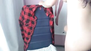 Amateur Girl Masturbates and Squirts on Webcam