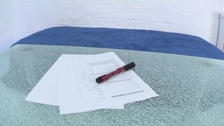 Blonde bitch likes the wet pussy