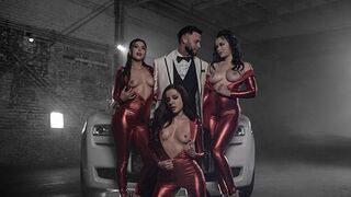 LuxePlayhouse - Gal Ritchie, Vanna Bardot, Scarlett Alexis - A Dark Night