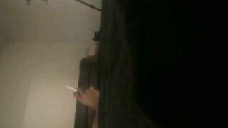 Fumante sexy: levrette et fellation amateur