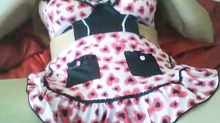 Sexy Maid Squirts on Webcam