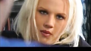 Swedish Blonde Louisa tar på sig en BBC