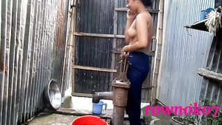 Bangadeshi Village Young Girl Bathroom Bath Boobs,, Pussi Show a and Masterbason All BODY 2nd Part