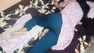 Indian dasi aunty fucked hard with hindi audio